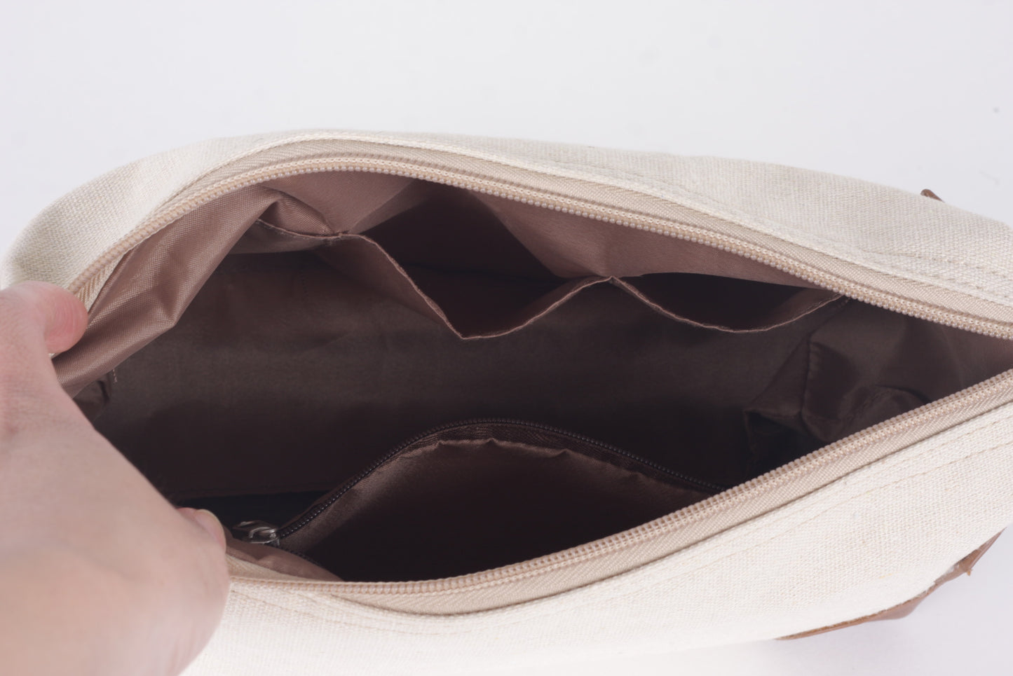 AVALON TOILETRY BAG