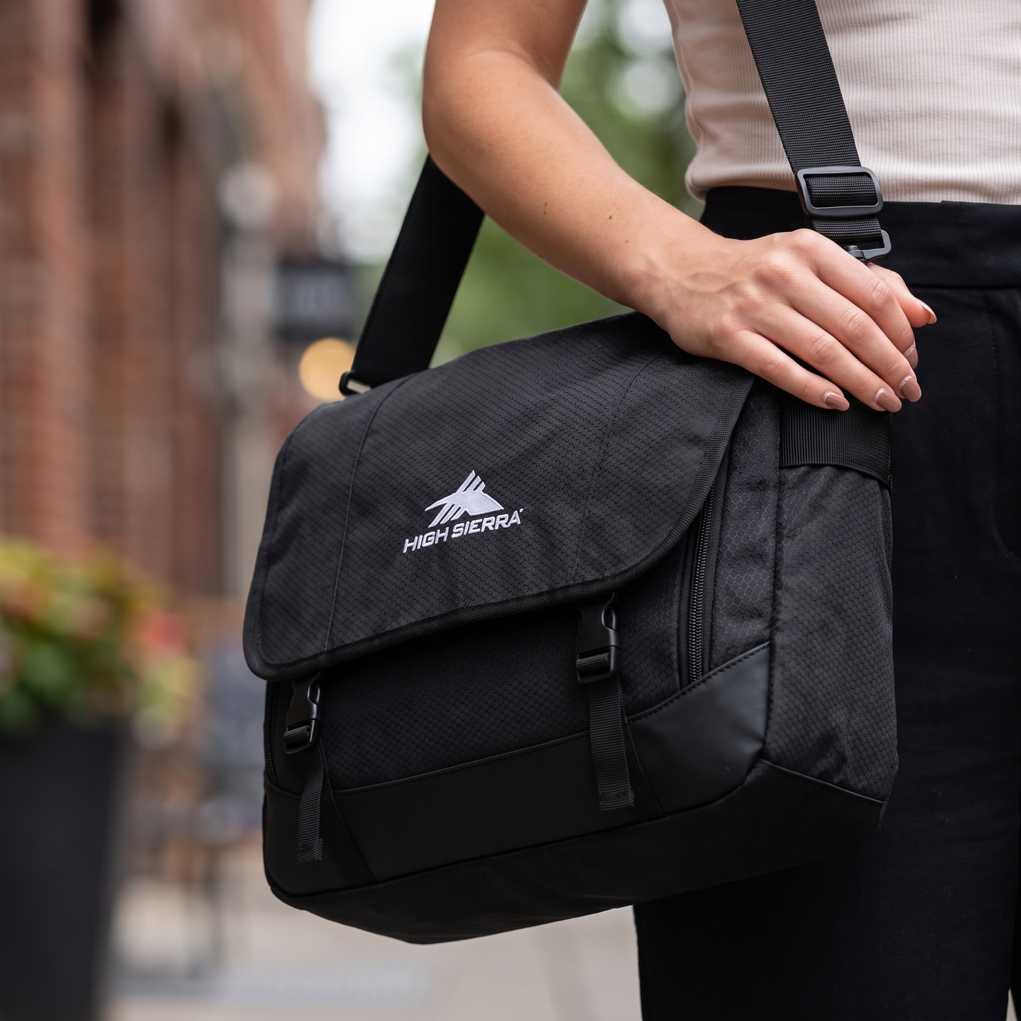 High Sierra x Atley James Laptop Messenger Bag black - trail lifestyle
